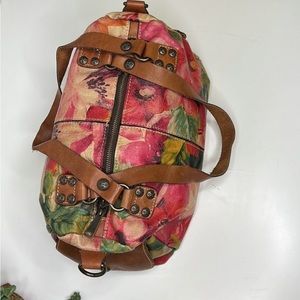 Patricia Nash bag, floral.